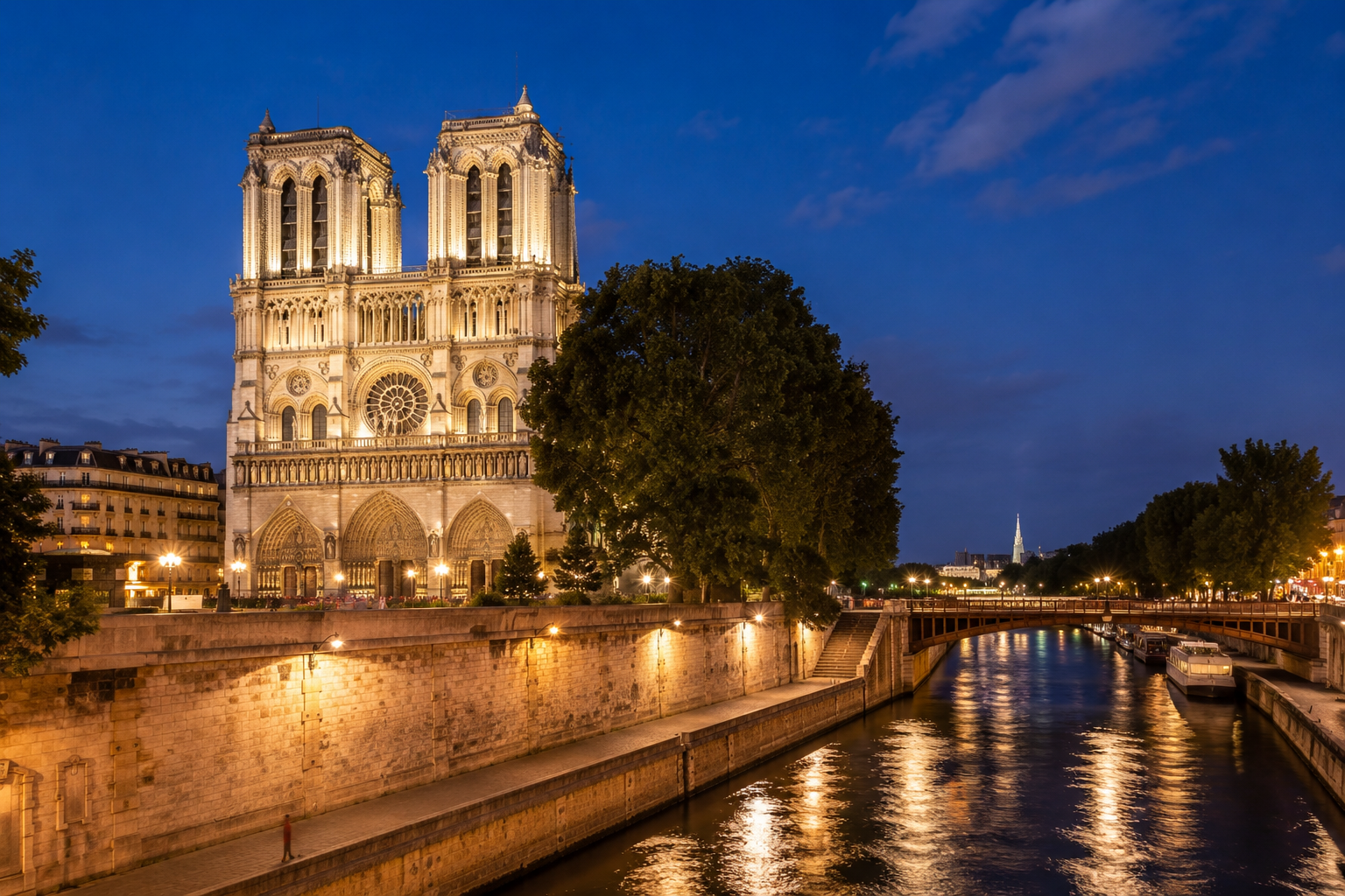 Quai de Montebello - Notre-Dame Cathedral